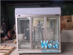 Tủ bảo quản hoa quả 3 cánh kính Berjaya