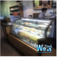 Tủ trưng bày bánh kính cong 3 tầng 1m