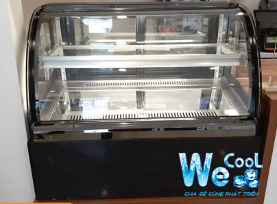 tủ trưng bày bánh kính cong